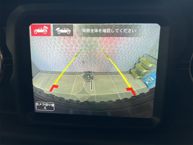 ジープ・ラングラーアンリミテッド サハラ　純正ＵコネクトナビＴＶＡｐｐｌｅ　ＣａｒＰｌａｙ対応サイドバックフロントカメラ黒革シートＪＥＰＰＥＳＥＮ１７アルミ３５インチタイヤラフカントリーリフトアップＧＯＲＨＩＮＯ製ルーフラックスマートキーＬＥ（23枚目）