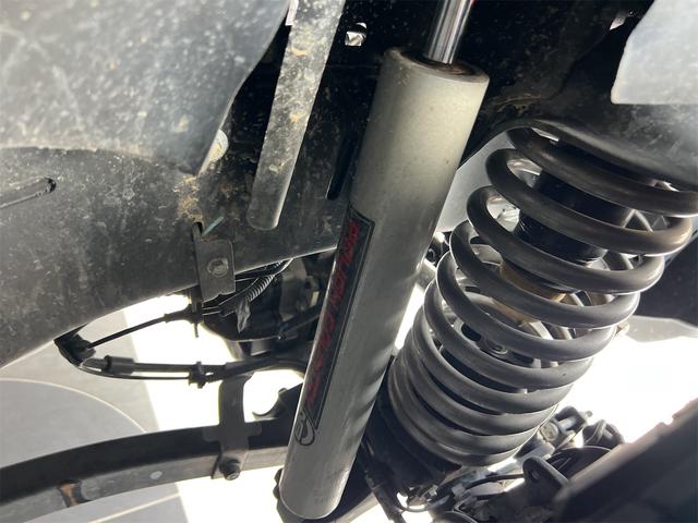 ジープ・ラングラーアンリミテッド サハラ　純正ＵコネクトナビＴＶＡｐｐｌｅ　ＣａｒＰｌａｙ対応サイドバックフロントカメラ黒革シートＪＥＰＰＥＳＥＮ１７アルミ３５インチタイヤラフカントリーリフトアップＧＯＲＨＩＮＯ製ルーフラックスマートキーＬＥ（37枚目）