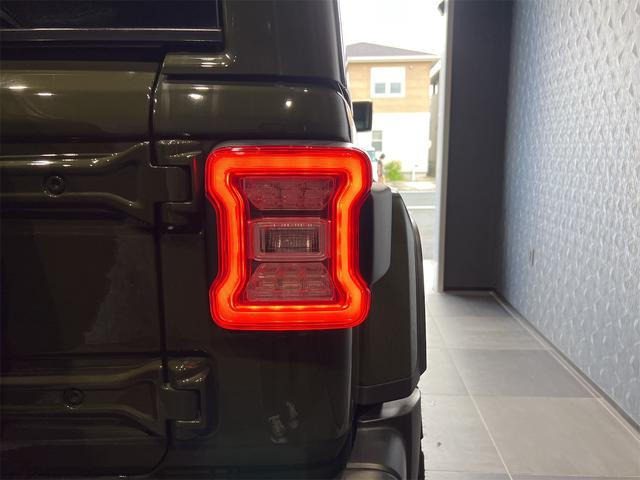 ジープ・ラングラーアンリミテッド サハラ　純正ＵコネクトナビＴＶＡｐｐｌｅ　ＣａｒＰｌａｙ対応サイドバックフロントカメラ黒革シートＪＥＰＰＥＳＥＮ１７アルミ３５インチタイヤラフカントリーリフトアップＧＯＲＨＩＮＯ製ルーフラックスマートキーＬＥ（46枚目）