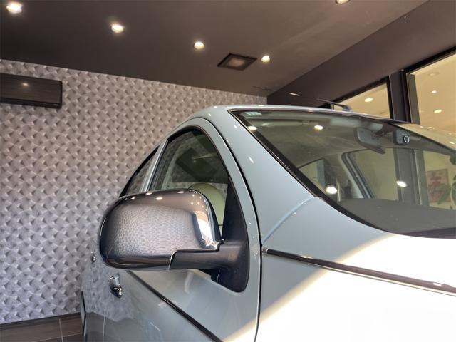 ビュート １２ＳＴプレミアム　ワンオーナー禁煙車光岡ベージュレザーシートクラシックインパネドアトリムセンターコンソールストラーダＳＤナビフルセグＴＶバックモニタードラレコＥＴＣトランクダンパーカラードホイール（9枚目）