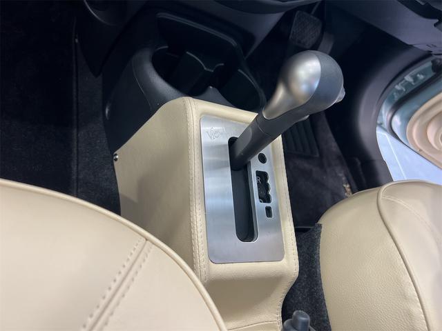 ビュート １２ＳＴプレミアム　ワンオーナー禁煙車光岡ベージュレザーシートクラシックインパネドアトリムセンターコンソールストラーダＳＤナビフルセグＴＶバックモニタードラレコＥＴＣトランクダンパーカラードホイール（18枚目）