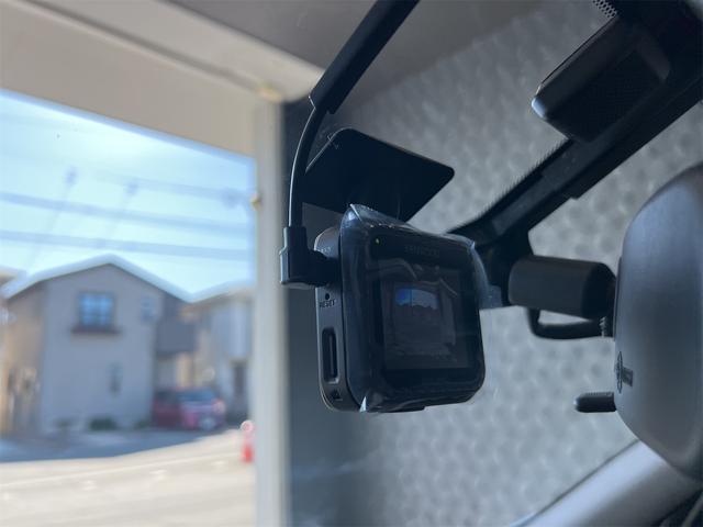 ビュート １２ＳＴプレミアム　ワンオーナー禁煙車光岡ベージュレザーシートクラシックインパネドアトリムセンターコンソールストラーダＳＤナビフルセグＴＶバックモニタードラレコＥＴＣトランクダンパーカラードホイール（22枚目）