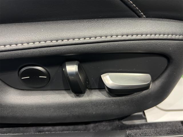 ＬＣ ＬＣ５００　Ｌパッケージ　ＴＲＤエアロキットトランクスポイラーマークレビンソンサウンドカラーＨＵＤ鍛造２１インチアルミホイールセミアリニン黒革パワーシート禁煙車ガラスルーフ（22枚目）