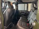 サハラ　純正ＵコネクトナビＴＶＡｐｐｌｅ　ＣａｒＰｌａｙ対応サイドバックフロントカメラ黒革シートＪＥＰＰＥＳＥＮ１７アルミ３５インチタイヤラフカントリーリフトアップＧＯＲＨＩＮＯ製ルーフラックスマートキーＬＥ（61枚目）