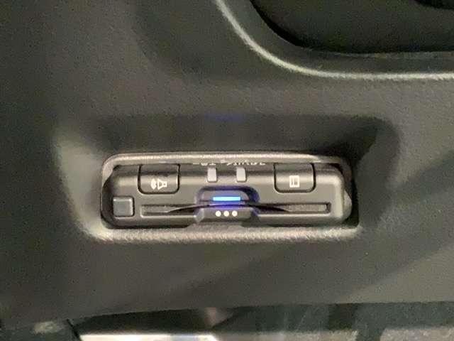 e:HEVホーム Honda SENSING 新車保証 試乗禁煙車 ナビ Rカメラ CD DVD 音楽録音 Bluetooth LED クルコン 横滑り防止装置 サイド+カーテンエアバック ETC(12枚目)