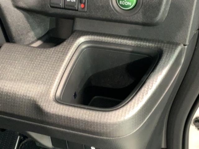 ステップワゴンスパーダ スパーダ ホンダセンシング 最長5年保証 ナビ Rカメラ CD DVD BTオーディオ TV 音楽録音 アルミ LEDヘッド フォグ クルコン スマートキー ドラレコ ワンオーナー 禁煙 両側電動スライドドア 横滑り防止装置(29枚目)