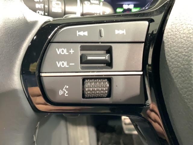 シビック e:HEV EX ホンダセンシング 最長5年保証 ナビ Rカメラ BTオーディオ TV アルミ サンルーフ シートヒーター パワーシート クルコン 障害物センサー サイド+カーテンエアバック スマートキー ETC(10枚目)