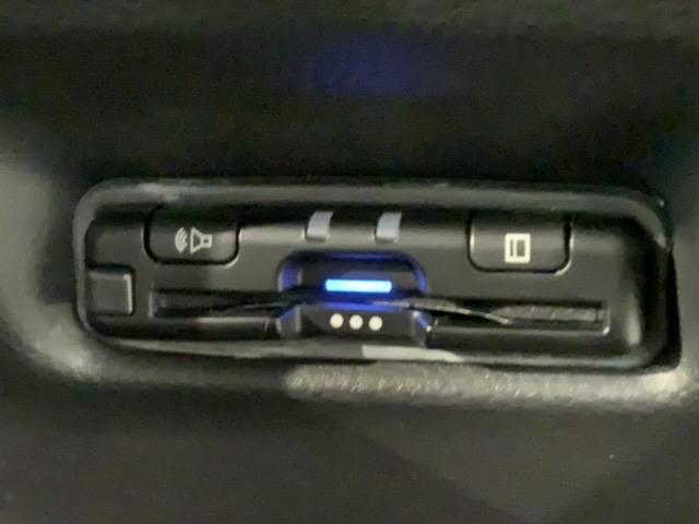 フィット e:HEVホームブラックスタイル H SENSING 新車保証 試乗車 ワンオ-ナ- ナビVXU-245FTi TV Rカメラ CD録音 BTオ-ディオ DVD ETC LEDライト VSA クルコン アルミ スマ-トキ- スペアキ-(12枚目)