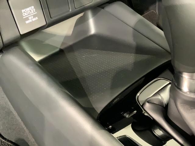 フィット e:HEVホームブラックスタイル H SENSING 新車保証 試乗車 ワンオ-ナ- ナビVXU-245FTi TV Rカメラ CD録音 BTオ-ディオ DVD ETC LEDライト VSA クルコン アルミ スマ-トキ- スペアキ-(28枚目)