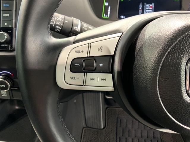 フィット e:HEVホーム ホンダセンシング 新車保証継承 禁煙 当社デモカー ナビ Rカメラ CD DVD BTオーディオ TV サイド+カーテンエアバック LEDヘッド クルコン 障害物センサー スマートキー ETC(10枚目)