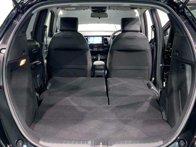 フィット e:HEVホーム ホンダセンシング 新車保証継承 禁煙 当社デモカー ナビ Rカメラ CD DVD BTオーディオ TV サイド+カーテンエアバック LEDヘッド クルコン 障害物センサー スマートキー ETC(19枚目)