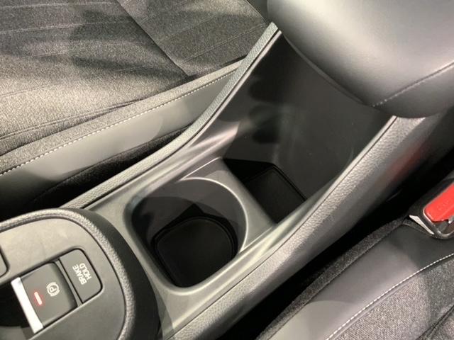 フィット e:HEVホーム ホンダセンシング 新車保証継承 禁煙 当社デモカー ナビ Rカメラ CD DVD BTオーディオ TV サイド+カーテンエアバック LEDヘッド クルコン 障害物センサー スマートキー ETC(27枚目)
