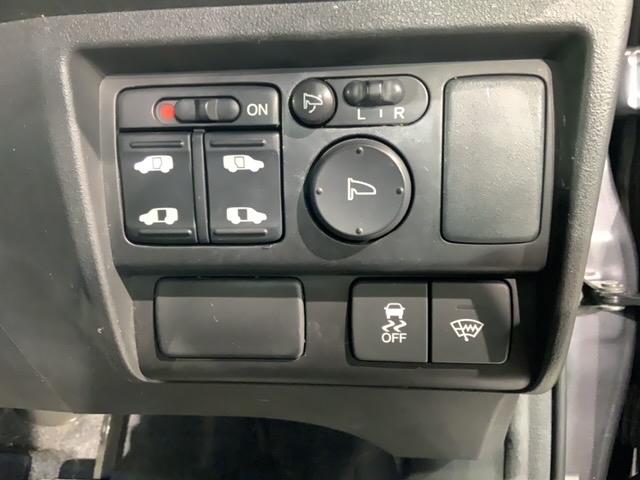 フリードハイブリッド ジャストセレクション 最長2年保証 ナビ Rカメラ CD DVD BTオーディオ TV 音楽録音 アルミ HID クルコン ドラレコ 横滑り防止装置 ワンオーナー 禁煙 両側電動スライドドア スマートキー イモビライザー(14枚目)