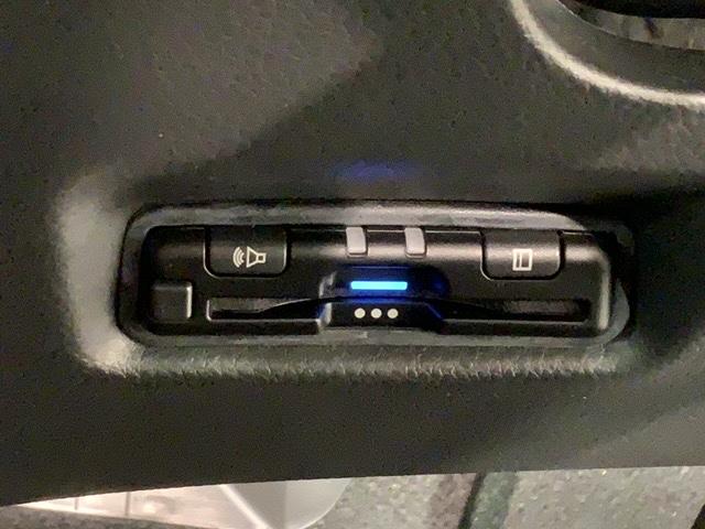 フィット e:HEV RS ホンダセンシング 新車保証継承 禁煙 当社デモカー ナビ Rカメラ CD DVD BTオーディオ 音楽録音 TV アルミ LEDヘッド クルコン 横滑り防止装置障害物センサー スマートキー ETC(12枚目)