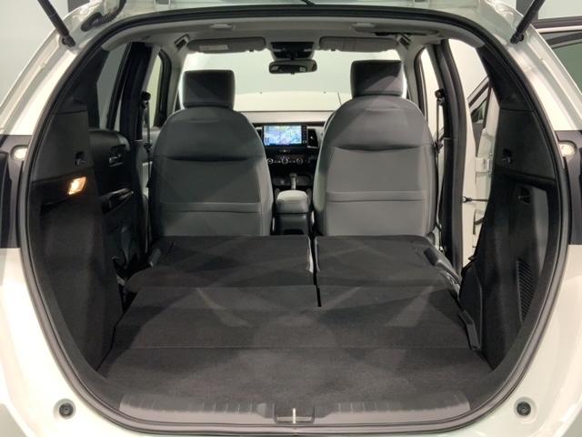 フィット e:HEV RS ホンダセンシング 新車保証継承 禁煙 当社デモカー ナビ Rカメラ CD DVD BTオーディオ 音楽録音 TV アルミ LEDヘッド クルコン 横滑り防止装置障害物センサー スマートキー ETC(19枚目)