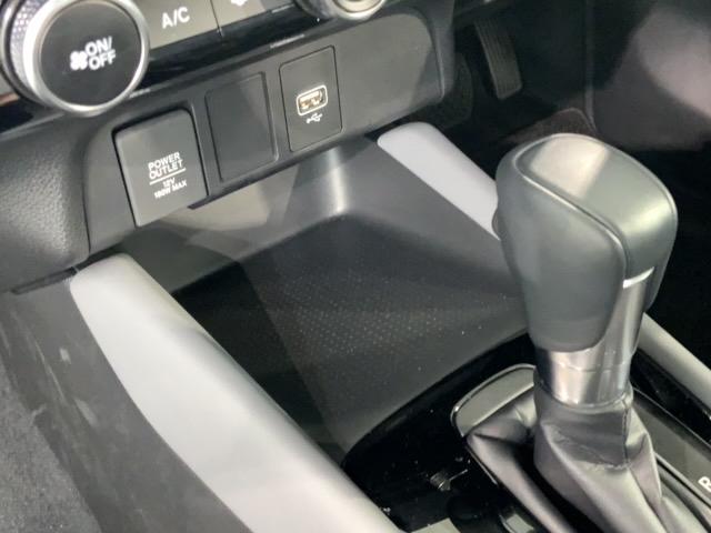 フィット e:HEV RS ホンダセンシング 新車保証継承 禁煙 当社デモカー ナビ Rカメラ CD DVD BTオーディオ 音楽録音 TV アルミ LEDヘッド クルコン 横滑り防止装置障害物センサー スマートキー ETC(30枚目)