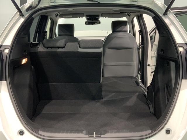 フィット e:HEV RS ホンダセンシング 新車保証継承 禁煙 当社デモカー ナビ Rカメラ CD DVD BTオーディオ 音楽録音 TV アルミ LEDヘッド クルコン 横滑り防止装置障害物センサー スマートキー ETC(39枚目)