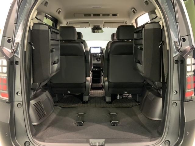 フリード クロスター ホンダセンシング 新車保証継承 禁煙 当社デモカー ナビ BTオーディオ TV サイド+カーテンエアバック アルミ LEDヘッド フォグ シートヒーター クルコン 障害物センサー 両側電動スライドドア(19枚目)