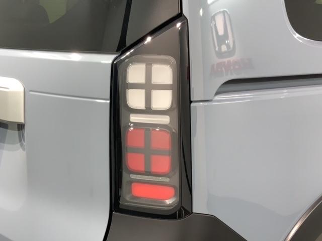 フリード クロスター ホンダセンシング 新車保証継承 禁煙 当社デモカー ナビ BTオーディオ TV サイド+カーテンエアバック アルミ LEDヘッド フォグ シートヒーター クルコン 障害物センサー 両側電動スライドドア(45枚目)