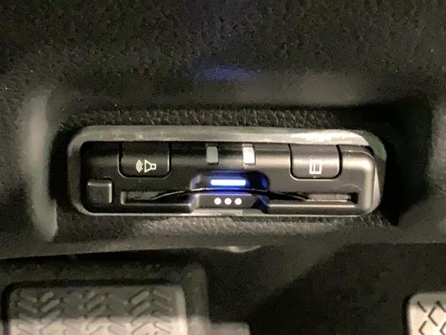 ヴェゼル ｅ：ＨＥＶ　Ｚ　ホンダセンシング　最長５年保証　ナビ　Ｒカメラ　ＣＤ　ＤＶＤ　ＢＴオーディオ　ＴＶ　音楽録音　アルミ　ＬＥＤヘッド　シートヒーター　パワーテールゲート　クルコン　横滑り防止装置　ワンオーナー　禁煙（12枚目）