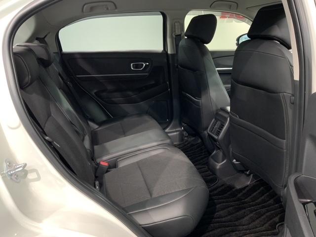 ヴェゼル ｅ：ＨＥＶ　Ｚ　ホンダセンシング　最長５年保証　ナビ　Ｒカメラ　ＣＤ　ＤＶＤ　ＢＴオーディオ　ＴＶ　音楽録音　アルミ　ＬＥＤヘッド　シートヒーター　パワーテールゲート　クルコン　横滑り防止装置　ワンオーナー　禁煙（18枚目）