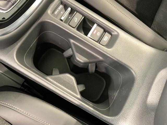 ヴェゼル ｅ：ＨＥＶ　Ｚ　ホンダセンシング　最長５年保証　ナビ　Ｒカメラ　ＣＤ　ＤＶＤ　ＢＴオーディオ　ＴＶ　音楽録音　アルミ　ＬＥＤヘッド　シートヒーター　パワーテールゲート　クルコン　横滑り防止装置　ワンオーナー　禁煙（28枚目）