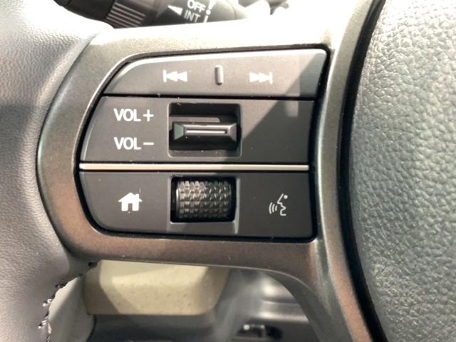 フリード エアー EX ホンダセンシング 新車保証継承 禁煙 当社デモカー ナビ Rカメラ BTオーディオ TV サイド+カーテンエアバック アルミ LEDヘッド シートヒーター クルコン 障害物センサー 両側電動ドア(10枚目)