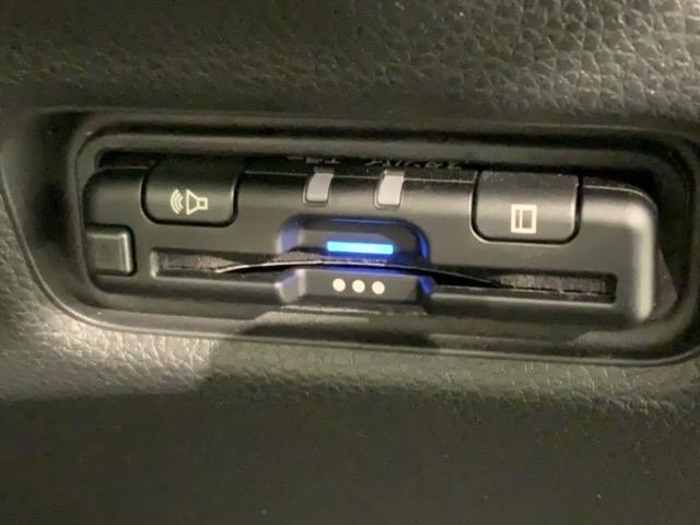 フリード エアー EX ホンダセンシング 新車保証継承 禁煙 当社デモカー ナビ Rカメラ BTオーディオ TV サイド+カーテンエアバック アルミ LEDヘッド シートヒーター クルコン 障害物センサー 両側電動ドア(12枚目)