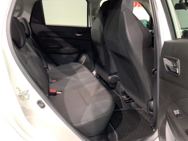 ゆったり座れるリヤシート！足元が広々としていて、乗り心地も良いです！