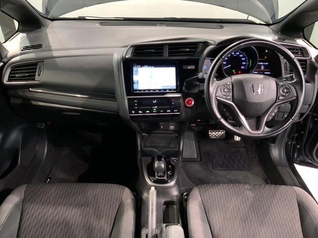 フィットハイブリッド Ｓ　ホンダセンシング　最長５年保証　ナビ　Ｒカメラ　ＣＤ　ＤＶＤ　ＢＴオーディオ　ＴＶ　音楽録音　サイド＋カーテンエアバック　アルミ　ＬＥＤヘッド　フォグ　クルコン　スマートキー　横滑り防止装置　ワンオーナー　禁煙　ＥＴＣ（8枚目）