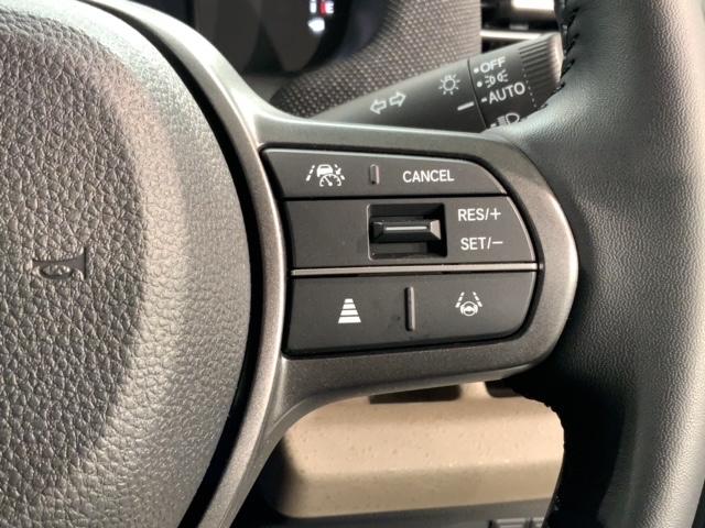 フリード エアー　ＥＸ　ホンダセンシング　新車保証継承　禁煙　当社デモカー　ナビ　Ｒカメラ　ＢＴオーディオ　サイド＋カーテンエアバック　アルミ　ＬＥＤヘッド　シートヒ－タ－　クルコン　スマートキー　障害物センサー　ＥＴＣ（10枚目）