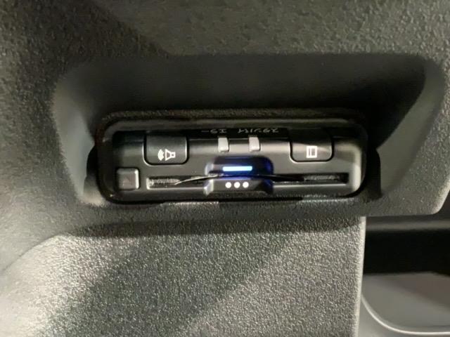 Ｎ－ＢＯＸカスタム コーディネートスタイル　ホンダセンシング　ナビ　Ｒカメラ　ＣＤ　ＤＶＤ　ＢＴオーディオ　音楽録音　ＴＶ　アルミ　ＬＥＤヘッド　フォグ　シートヒーター　クルコン　横滑り防止装置　障害物センサー　両側電動スライドドア　ＥＴＣ（13枚目）