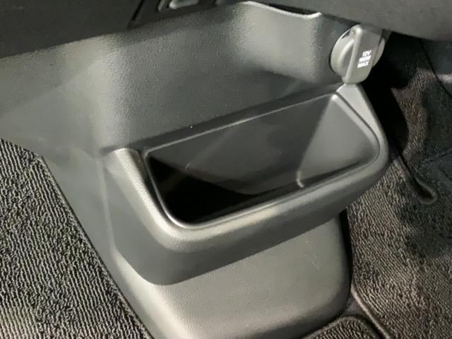 Ｎ－ＢＯＸカスタム コーディネートスタイル　ホンダセンシング　ナビ　Ｒカメラ　ＣＤ　ＤＶＤ　ＢＴオーディオ　音楽録音　ＴＶ　アルミ　ＬＥＤヘッド　フォグ　シートヒーター　クルコン　横滑り防止装置　障害物センサー　両側電動スライドドア　ＥＴＣ（30枚目）