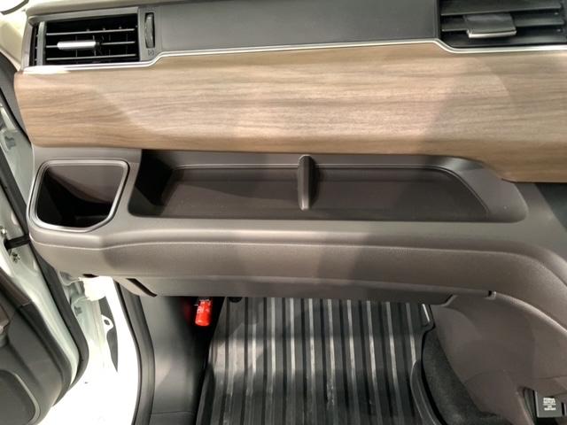 フリード Ｇ・ホンダセンシング　最長５年保証　ナビ　Ｒ席モニター　Ｒカメラ　ＣＤ　ＤＶＤ　ＢＴオーディオ　音楽録音　ＴＶ　ＬＥＤヘッド　シートヒ－タ－　クルコン　ドラレコ　ワンオーナー　禁煙　両側電動スライドドア　スマートキー（24枚目）