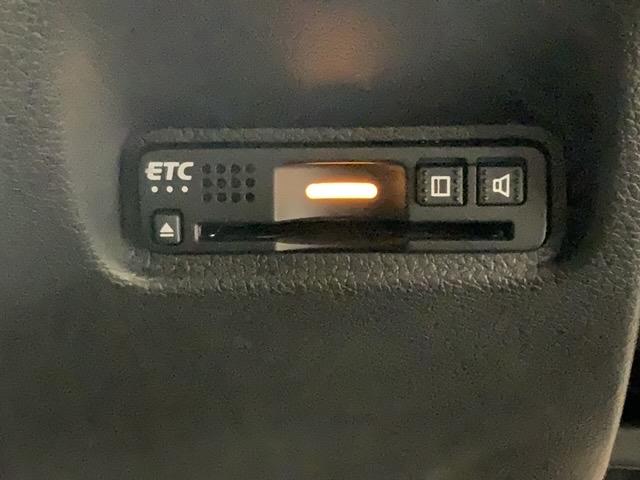 シビック セダン　ホンダセンシング　最長５年保証　ナビ　Ｒカメラ　ＣＤ　ＤＶＤ　ＢＴオーディオ　音楽録音　ＴＶ　アルミ　ＬＥＤヘッド　フォグ　シートヒーター　パワーシート　ワンオーナー　スマートキー　イモビライザー（12枚目）