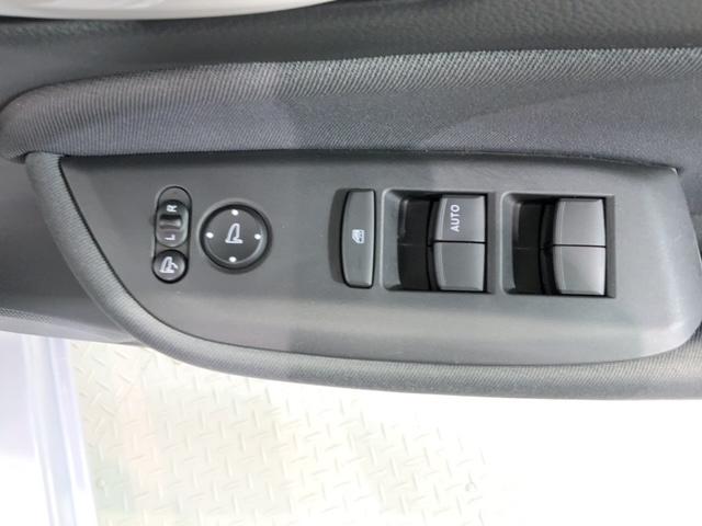 フィット ベーシック　ホンダセンシングレス　リースアップ車両　最長５年保証　ＣＤチューナー　ＡＢＳ　両席エアバック　サイド＋カーテンエアバック　オートライト　スマートキー　イモビライザー　横滑り防止装置　エアコン（11枚目）