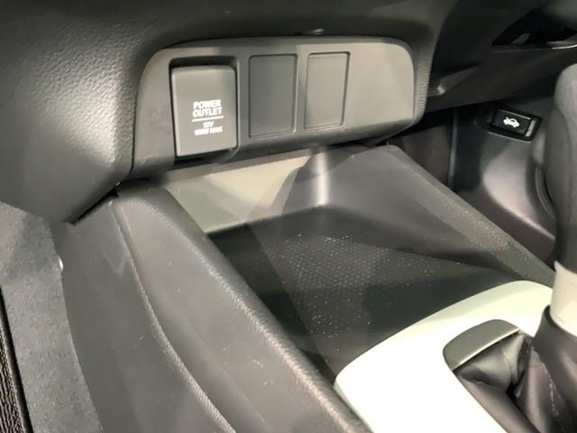 フィット ベーシック　ホンダセンシングレス　リースアップ車両　最長５年保証　ＣＤチューナー　ＡＢＳ　両席エアバック　サイド＋カーテンエアバック　オートライト　スマートキー　イモビライザー　横滑り防止装置　エアコン（29枚目）