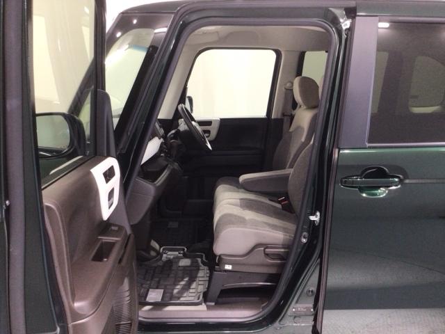 ���Џ��i���Z���^�[�ɂē��O���̃N���[�j���O�����{���Ă���܂��I