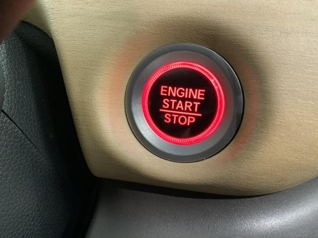 フリード Ｇ・ホンダセンシング　最長５年保証　ナビ　ＣＤ　ＢＴオーディオ　ＡＢＳ　両席エアバック　クルコンスマートキー　イモビライザー　両側電動スライドドア　横滑り防止装置　ワンオーナー　禁煙　ＥＴＣ　衝突軽減ブレーキ（14枚目）