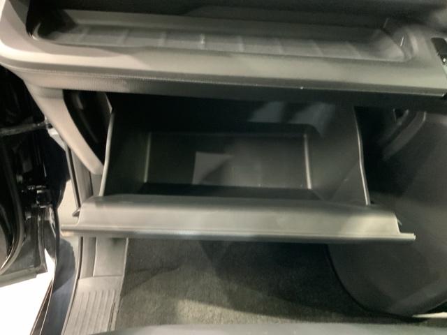 ���Џ��i���Z���^�[�ɂē��O���̃N���[�j���O�����{���Ă���܂��I