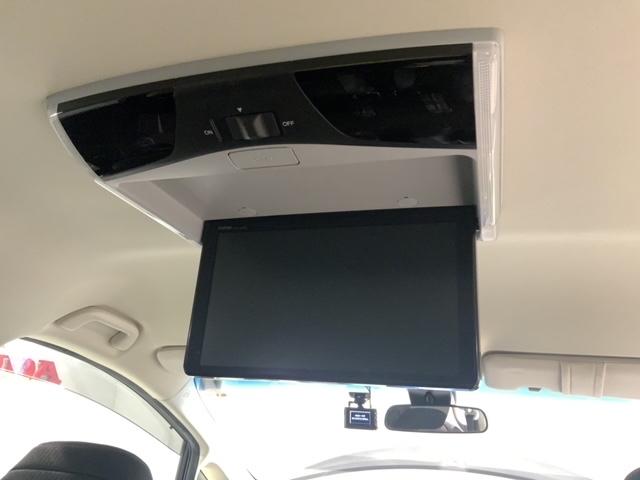 �㕔���ȂɃ��A���j�^�[������܂��B