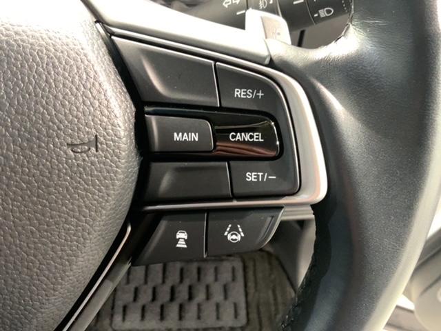 �N���[�Y�R���g���[���𑕔����Ă��܂��B�������H�Ȃǂň��̑��x�ő����Ă����̂ŉ^�]���y�ł���I���x��ݒ�ł��܂��̂ŁA�X�s�[�h�̏o�������ɂ����ӂł��܂��B