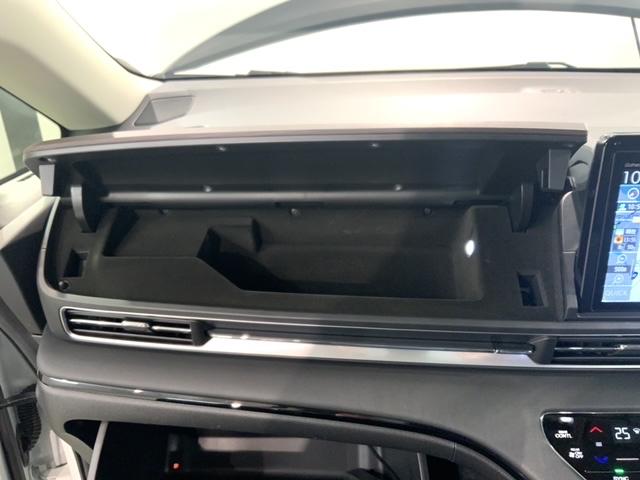 ���Џ��i���Z���^�[�ɂē��O���̃N���[�j���O�����{���Ă���܂��I