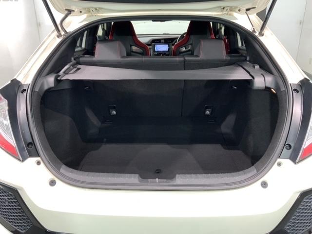 ���Џ��i���Z���^�[�ɂē��O���̃N���[�j���O�����{���Ă���܂��I