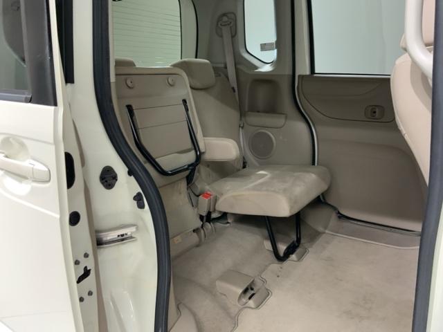 ���Џ��i���Z���^�[�ɂē��O���̃N���[�j���O�����{���Ă���܂��I