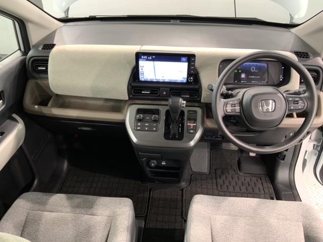 フリード エアー ホンダセンシング 新車保証継承 禁煙 当社デモカー ナビ Rカメラ BTオーディオ TV サイド+カーテンエアバック LEDヘッド クルコン 障害物センサー 両側電動スライドドア スマートキー ETC(9枚目)