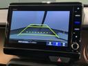 リバースギアに入れるだけで後方の表示へ切り替わります。夜間や雨の日の駐車も楽になりますよ。