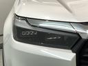 LEDヘッドライトは、点灯の瞬間から最大光量を発揮し、突然暗くなるトンネルなどでの安定感を高めます。