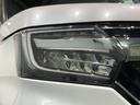 LEDヘッドライトは、点灯の瞬間から最大光量を発揮し、突然暗くなるトンネルなどでの安定感を高めます。