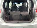 リアシートを倒すと、ラゲッジスペースを広くお使いいただけます！